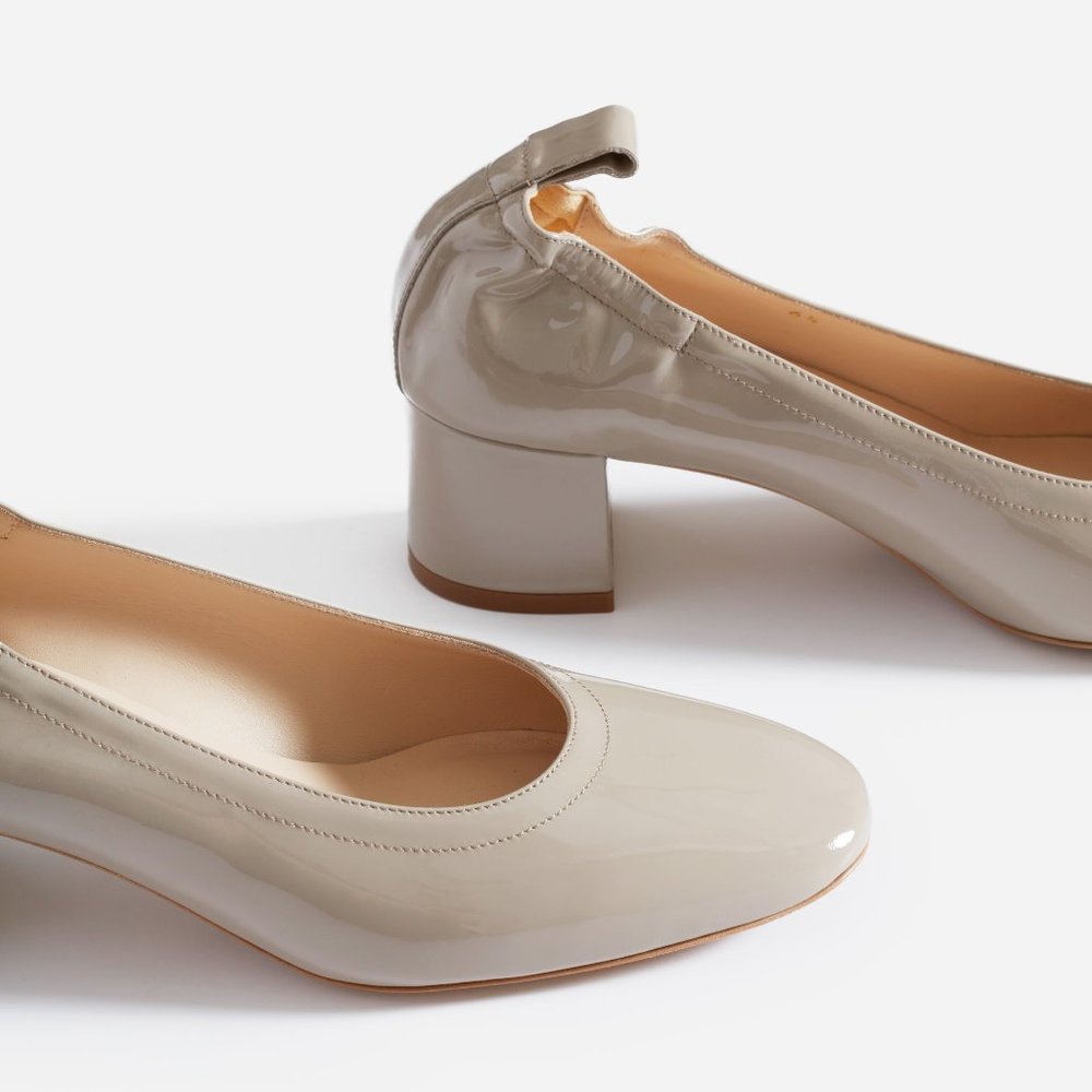 Everlane Taupe Patent Day Heels Size 5.5